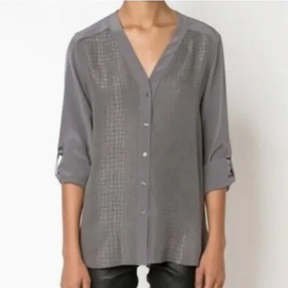 VINCE Silk Crocodile Embossed Blouse Long Tab Sleeve Grey Gray Top Button Down S - Picture 16 of 16
